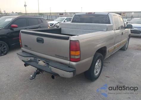 2002 Chevrolet Silverado 1500 Ls z USA, uszkodzony, nr VIN 2GCEC19T121118405
